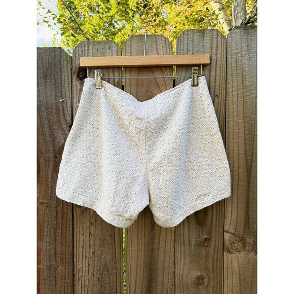 EYELET EMBROIDERED SHORTS — CREAM - Picture 3 of 6